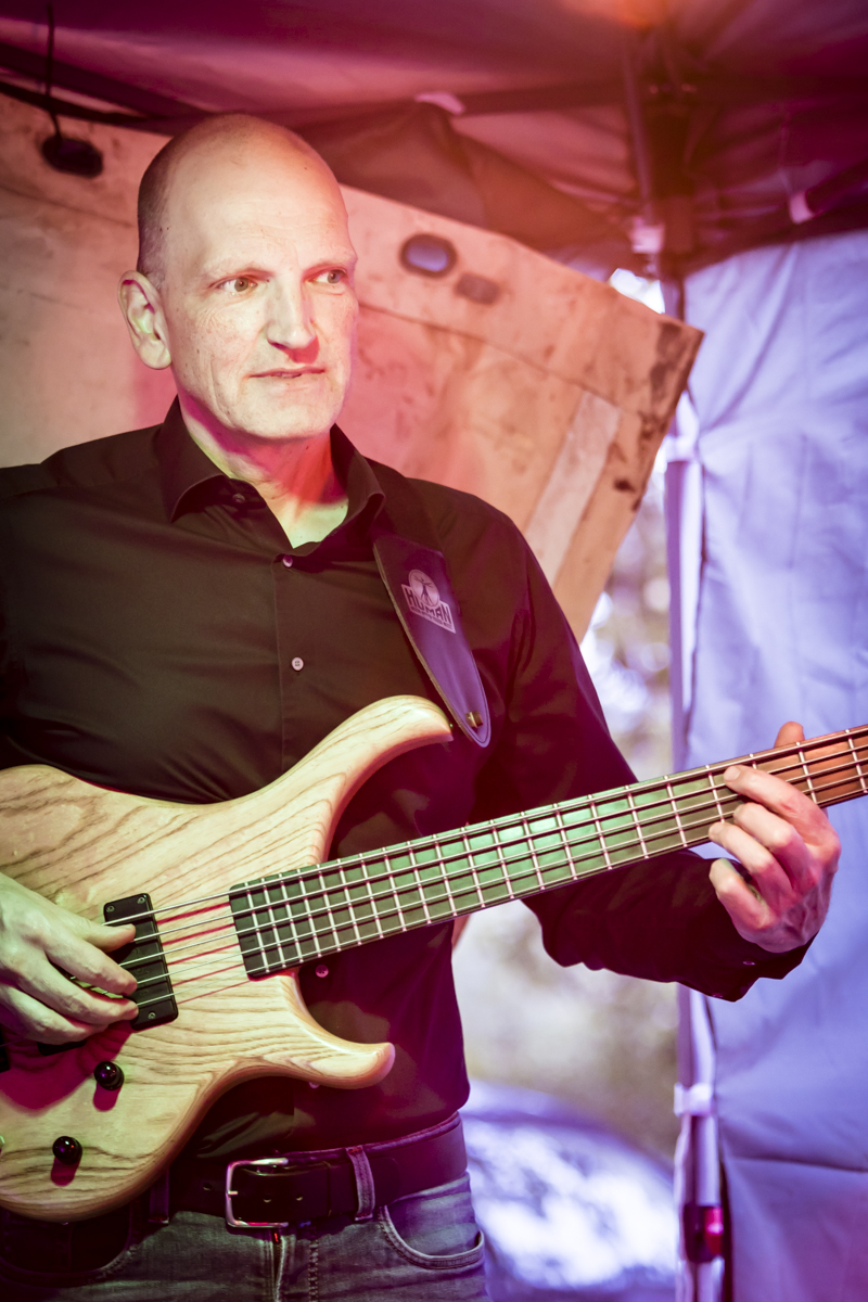 Sascha live bass